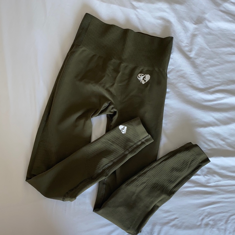 Women’s best seamless leggings (gym shark)